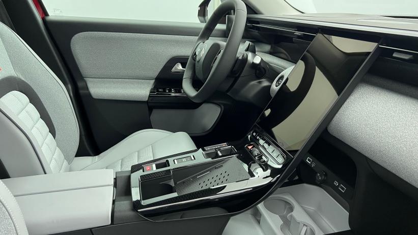 Aperçu du véhicule : Nouveau Hybrid 145 e-DCS6 Max Rouge Rubis avec 1600€ d'équipements inclus