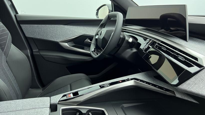 Aperçu du véhicule : Hybrid 145 e-DCS6 GT Gris Titane avec 5550€ d'équipements inclus