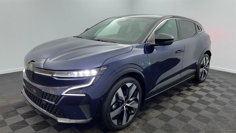 Aperçu du véhicule : 220 ch autonomie confort Techno Bleu nocturne - Toit Noir Etoilé avec 4800€ d'équipements inclus