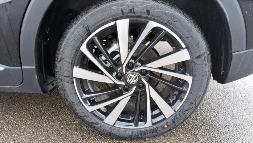 Aperçu du véhicule : ZS 1.5 L Hybrid+ 197 ch Luxury