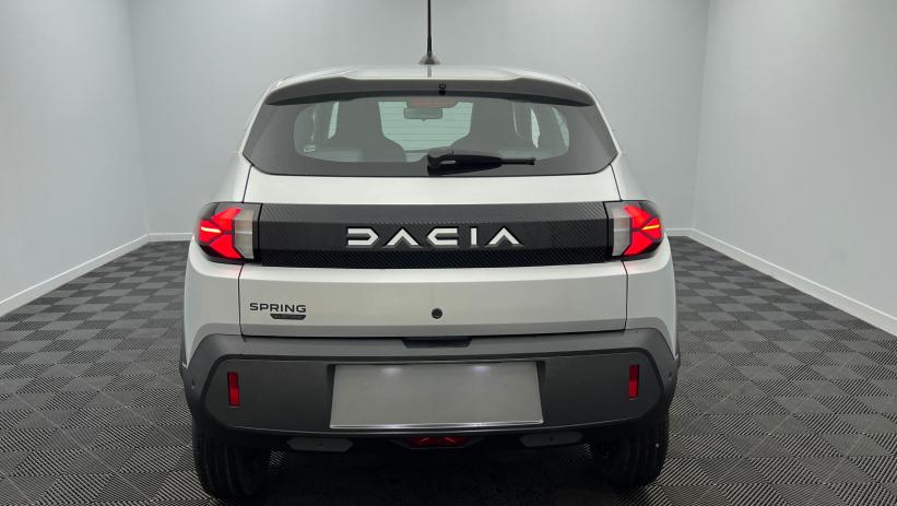 Aperçu du véhicule : 65 Expression Gris Eclair avec 1310€ d'équipements inclus