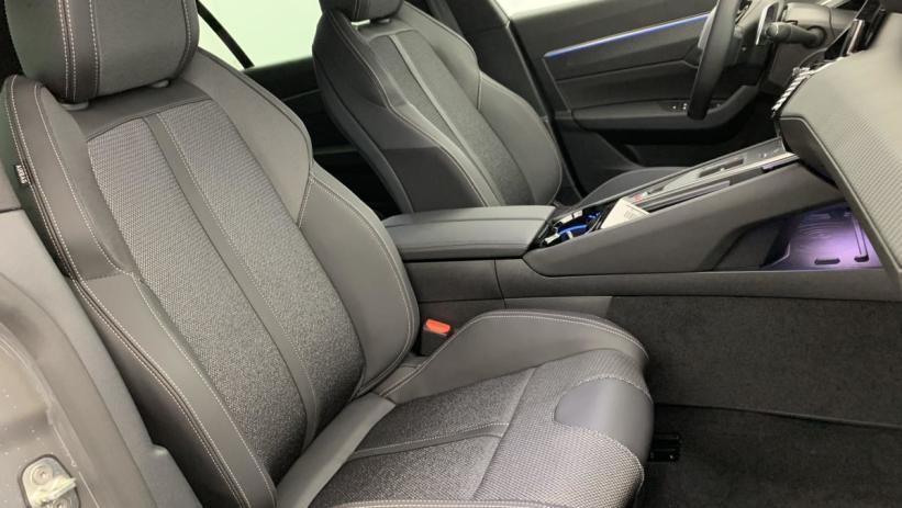 Aperçu du véhicule : Hybrid 180 e-EAT8 Allure