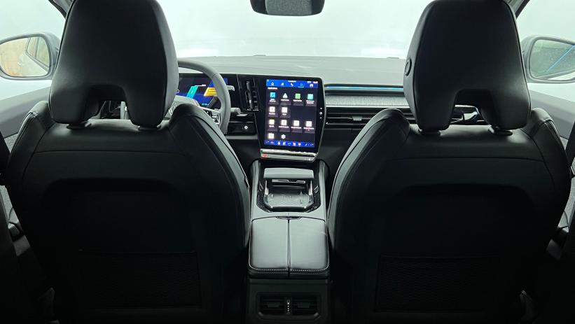 Aperçu du véhicule : E-Tech full hybrid 200 Techno Blanc Nacré avec 1950€ d'équipements inclus