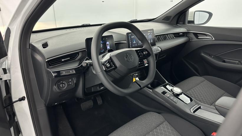 Aperçu du véhicule : 1.5 L Hybrid+ 195ch Standard