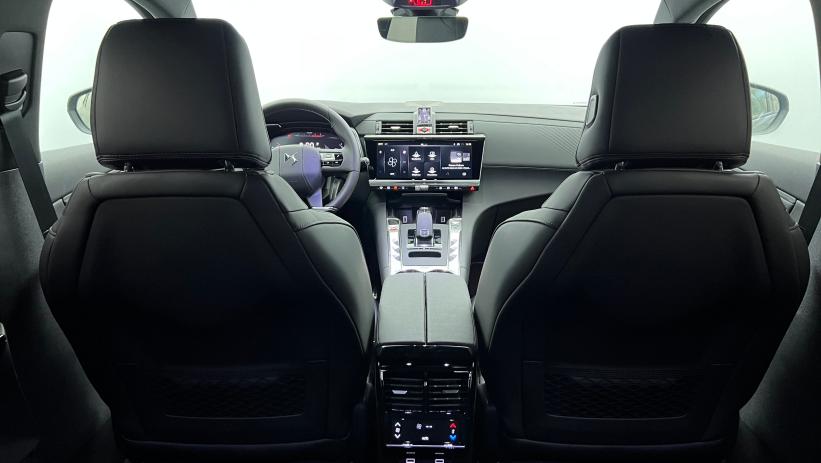 Aperçu du véhicule : BlueHDi 130 EAT8 Etoile Gris Titane avec 4750€ d'équipements inclus