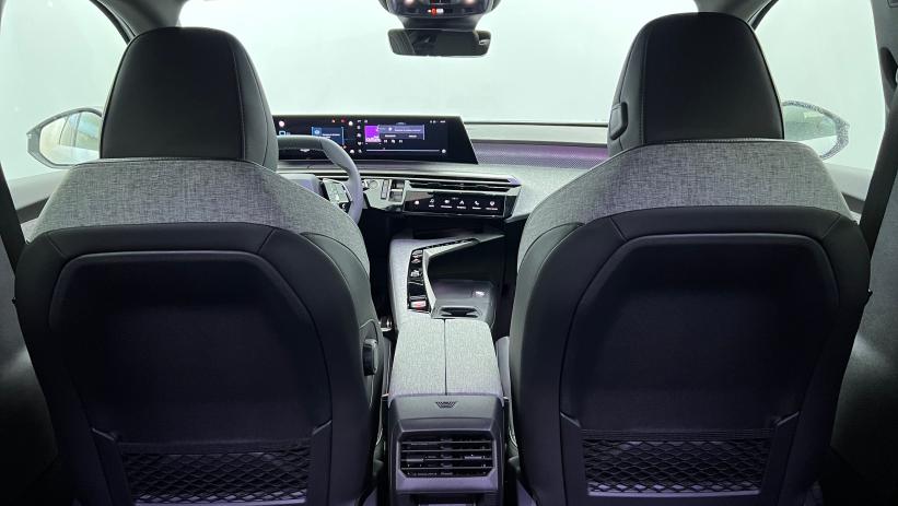 Aperçu du véhicule : Hybrid 145 e-DCS6 GT Blanc Okénite avec 5550€ d'équipements inclus