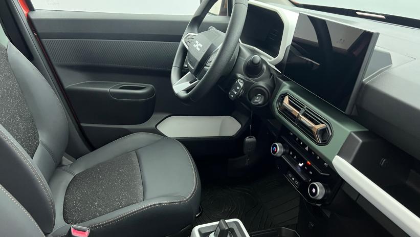 Aperçu du véhicule : 65 Expression Rouge Brique avec 1310€ d'équipements inclus