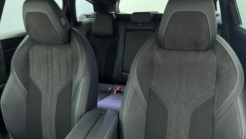 Aperçu du véhicule : Hybrid 145 e-DCS6 GT Rouge Elixir avec 2200€ d'équipements inclus