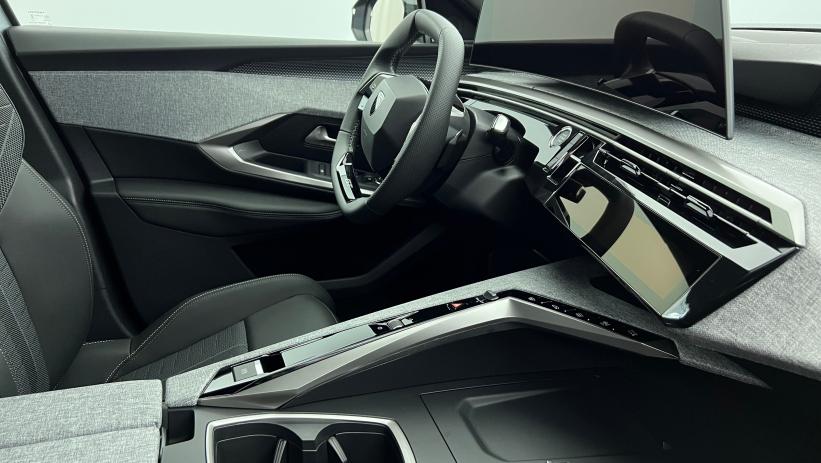 Aperçu du véhicule : Hybrid 145 e-DCS6 GT Gris Artense avec 5550€ d'équipements inclus