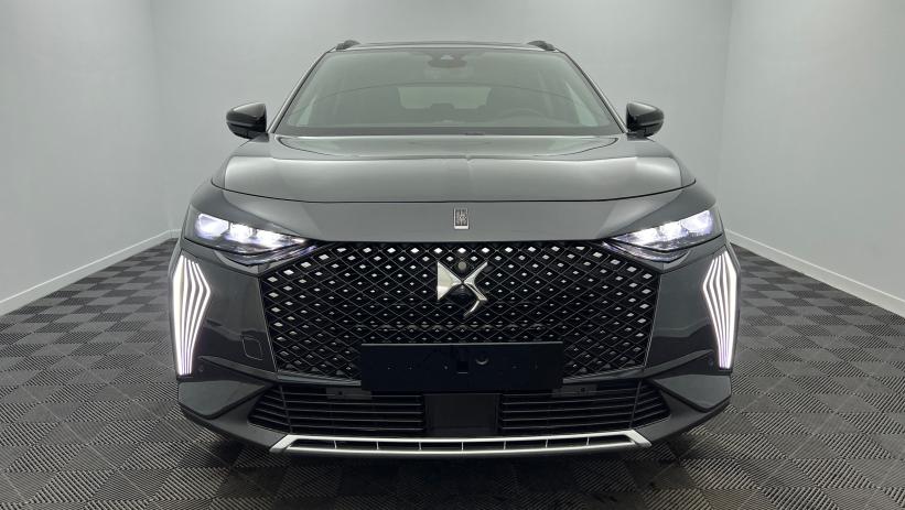 Aperçu du véhicule : BlueHDi 130 EAT8 Etoile Gris Titane avec 4750€ d'équipements inclus