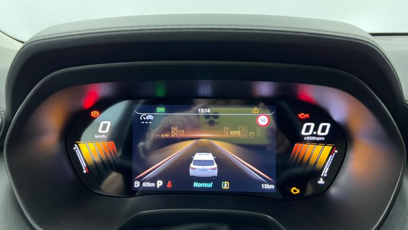 Aperçu du véhicule : 1.5 L Hybrid+ 197 ch Luxury Pebble Black avec 650€ d'équipements inclus