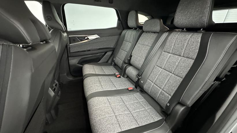 Aperçu du véhicule : VI E-Tech full hybrid 200ch Techno