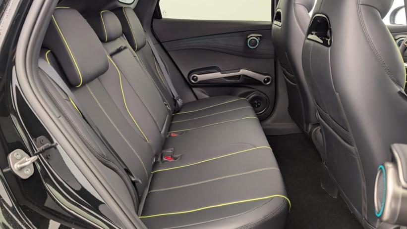 Aperçu du véhicule : 60 5 kWh 204 ch Design