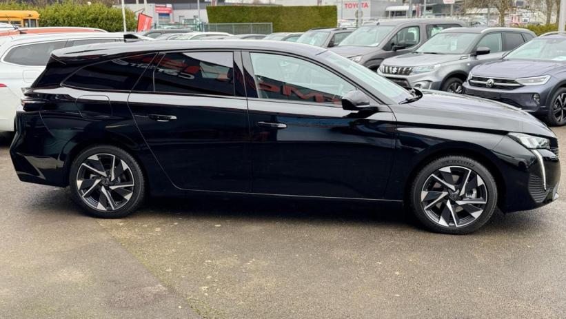 Aperçu du véhicule : ALLURE 1.5 BLUEHDI 130CV EAT8 + CAMERA 360 +SIEGES AV CHAUFFANTS + ADML + ATTELAGE