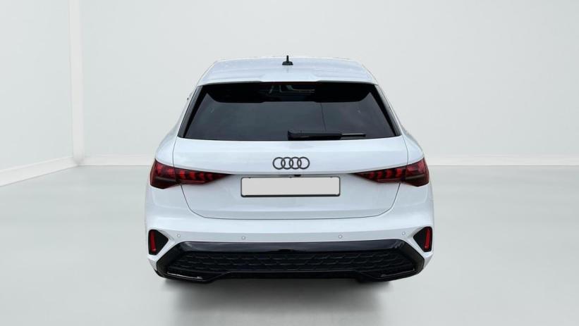 Aperçu du véhicule : 45 TFSI E HYBRIDE RECHARGEABLE 272 S TRONIC 6 S LINE