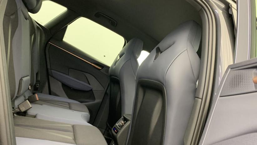 Aperçu du véhicule : 1.5 eHybrid 204 ch DSG6 V