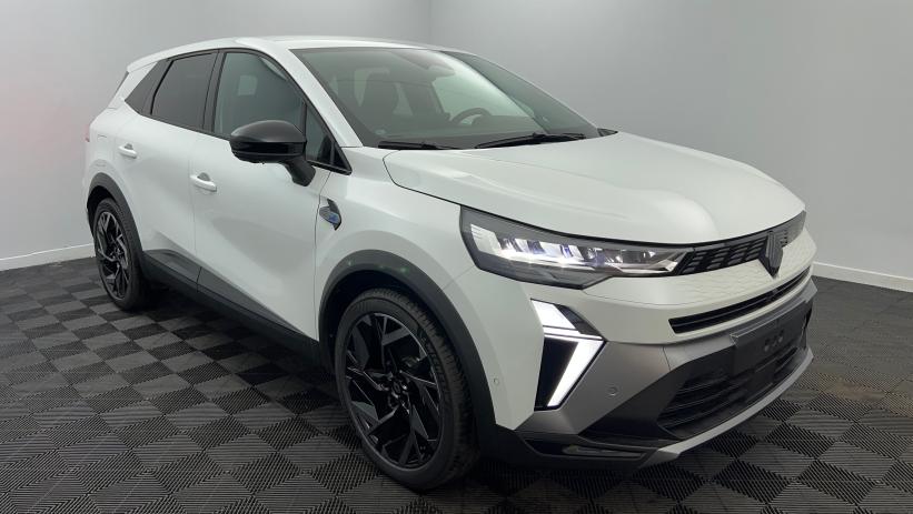 Aperçu du véhicule : E-Tech full hybrid 145 Esprit Alpine Blanc Nacré avec 1700€ d'équipements inclus