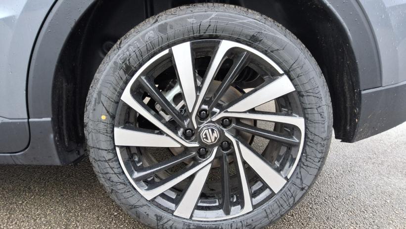 Aperçu du véhicule : ZS 1.5 L Hybrid+ 197 ch Luxury