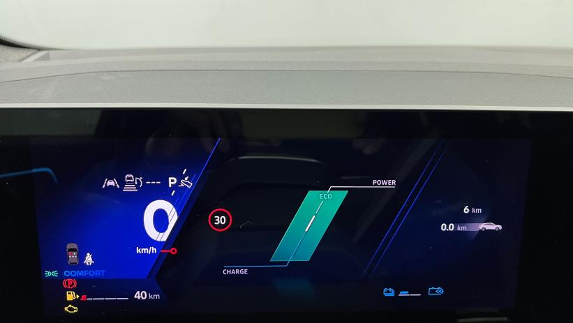 Aperçu du véhicule : E-Tech full hybrid 200 esprit Alpine Noir Etoilé avec 2650€ d'équipements inclus