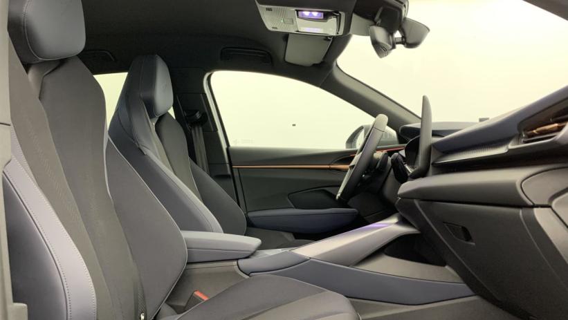 Aperçu du véhicule : 1.5 eHybrid 204 ch DSG6 V