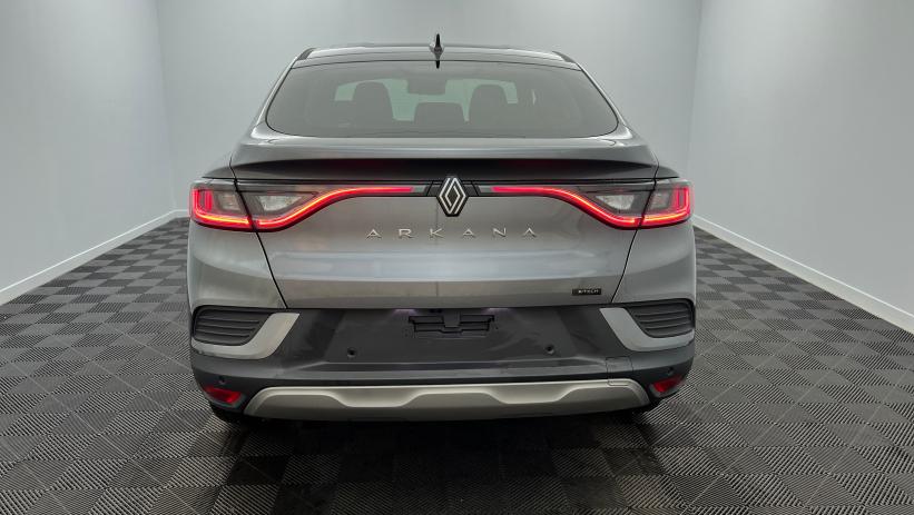 Aperçu du véhicule : E-Tech full hybrid 145 Techno Gris métallique avec 800€ d'équipements inclus