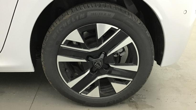 Aperçu du véhicule : 208 Hybrid 110 e-DCS6 Allure