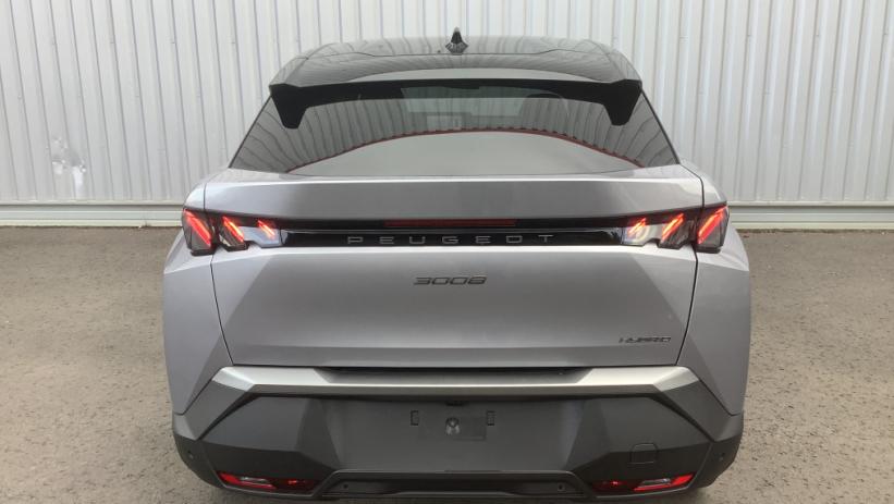 Aperçu du véhicule : 3008 Hybrid 145 e-DCS6 GT