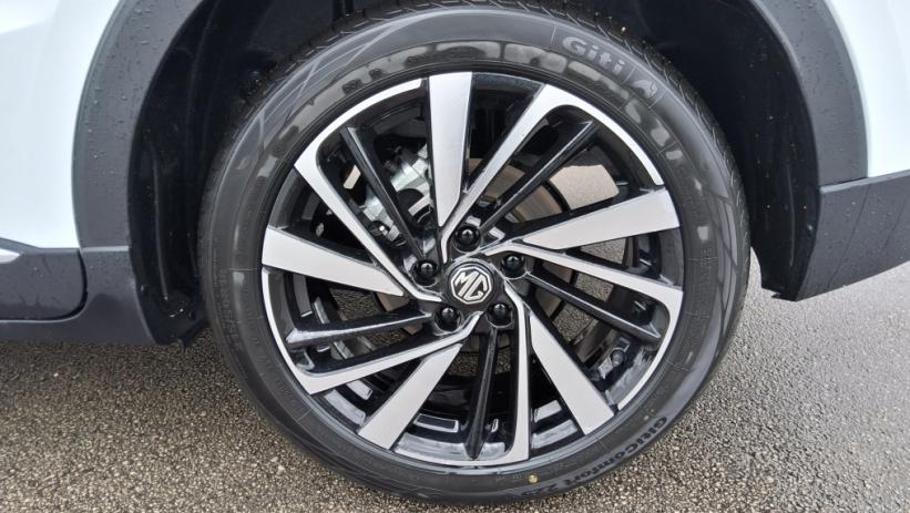 Aperçu du véhicule : ZS 1.5 L Hybrid+ 197 ch Luxury