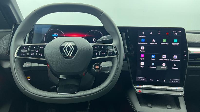 Aperçu du véhicule : 220 ch autonomie confort Techno Noir Etoilé avec 4000€ d'équipements inclus