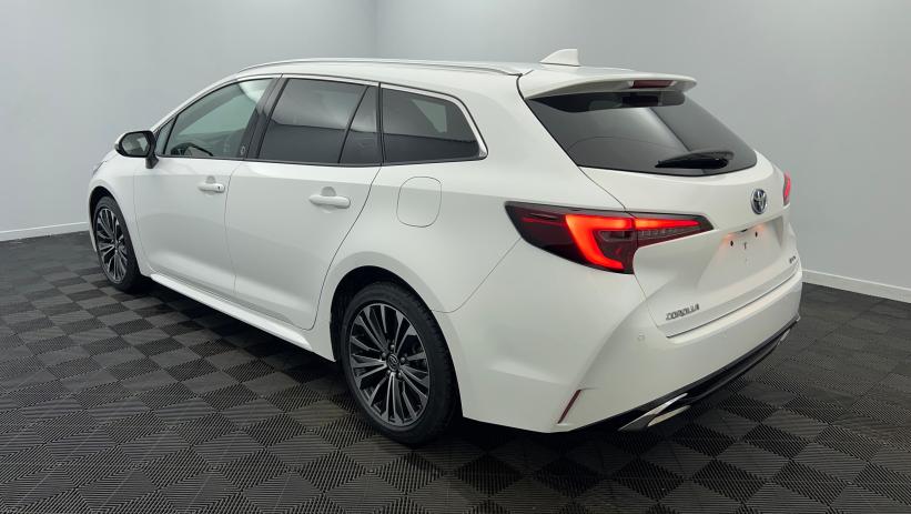 Aperçu du véhicule : Hybride 140ch Design Blanc Pur avec 1590€ d'équipements inclus