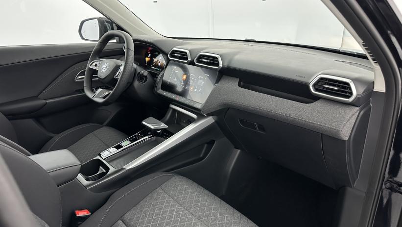 Aperçu du véhicule : 1.5 L Hybrid+ 197ch Standard