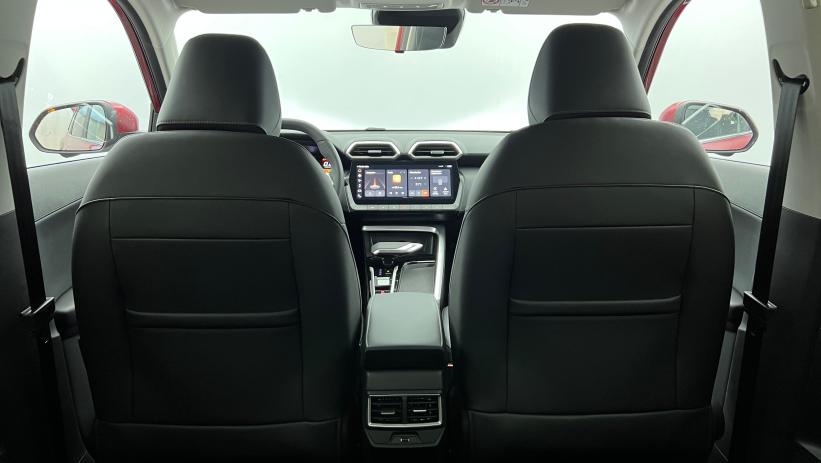 Aperçu du véhicule : 1.5 L Hybrid+ 197 ch Luxury Diamond Red avec 650€ d'équipements inclus